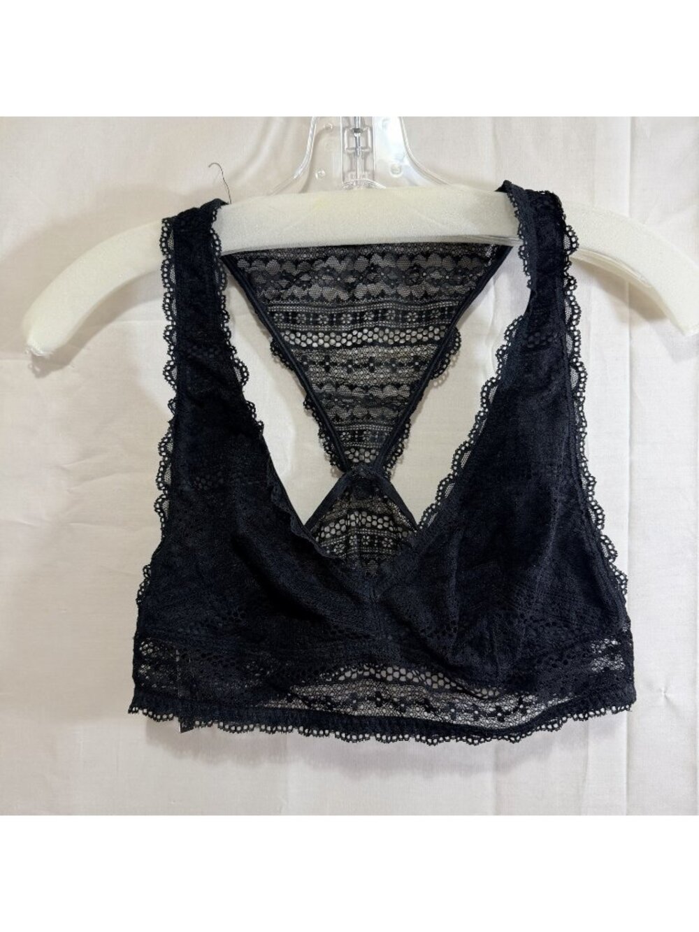 Victoria’s Secret Black Racerback Lace Crochet Bralette Med